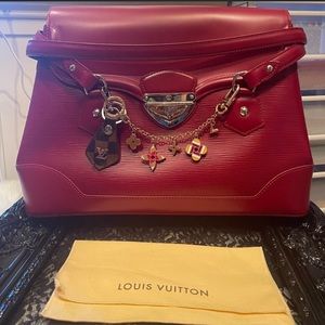 Lv Bagatelle Gm Epi Rubis handbag.